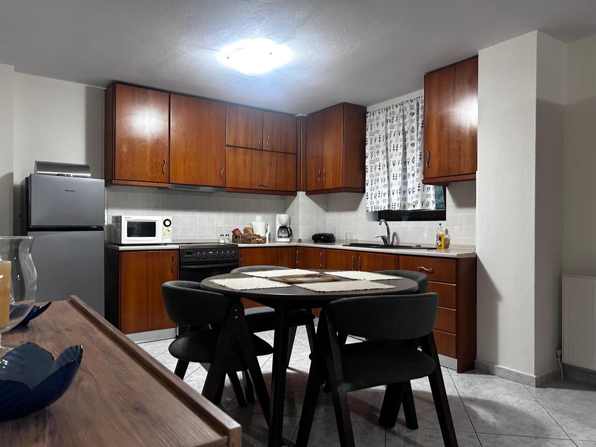 Elia Apartment *